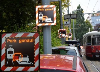 falschparker_hinweisschild_mit_sensoren