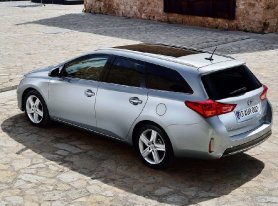 toyota_auris_touring_sports