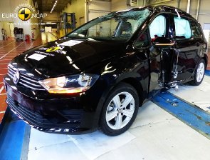 vw_golf_sportsvan_euro_ncap