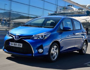 toyota_yaris_hybrid_active